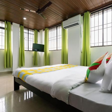 OYO Home 49697 Aj Apartments Kochi Buitenkant foto