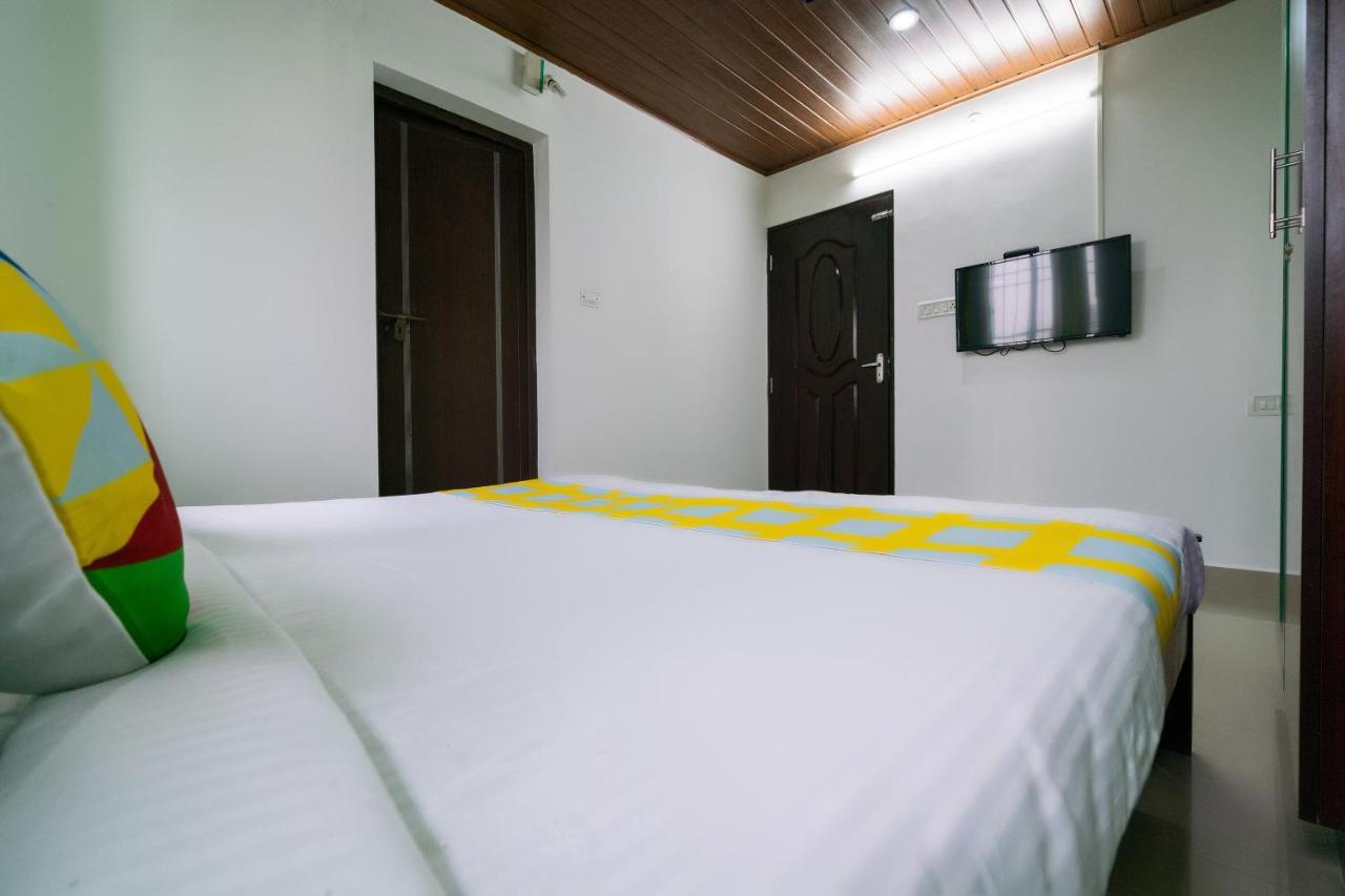 OYO Home 49697 Aj Apartments Kochi Buitenkant foto