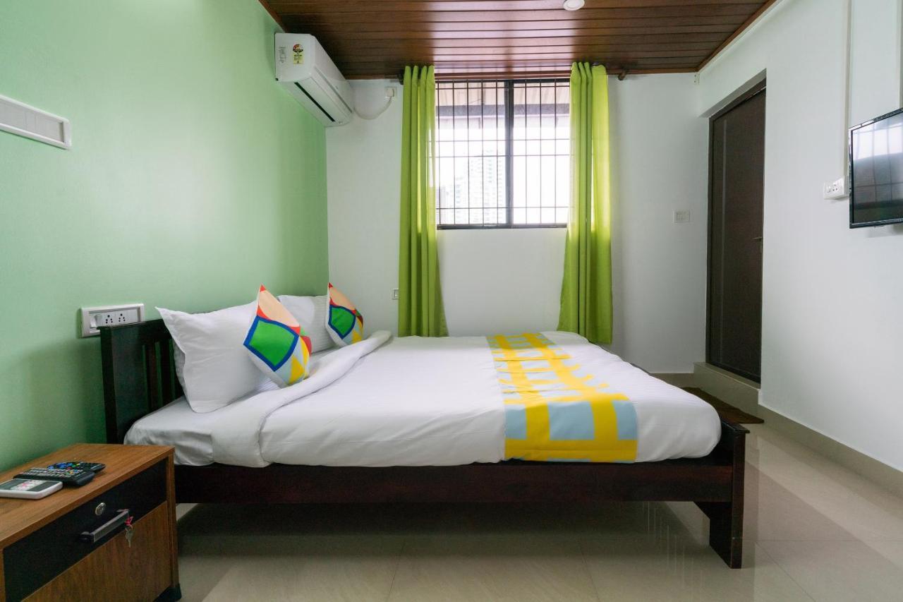 OYO Home 49697 Aj Apartments Kochi Buitenkant foto