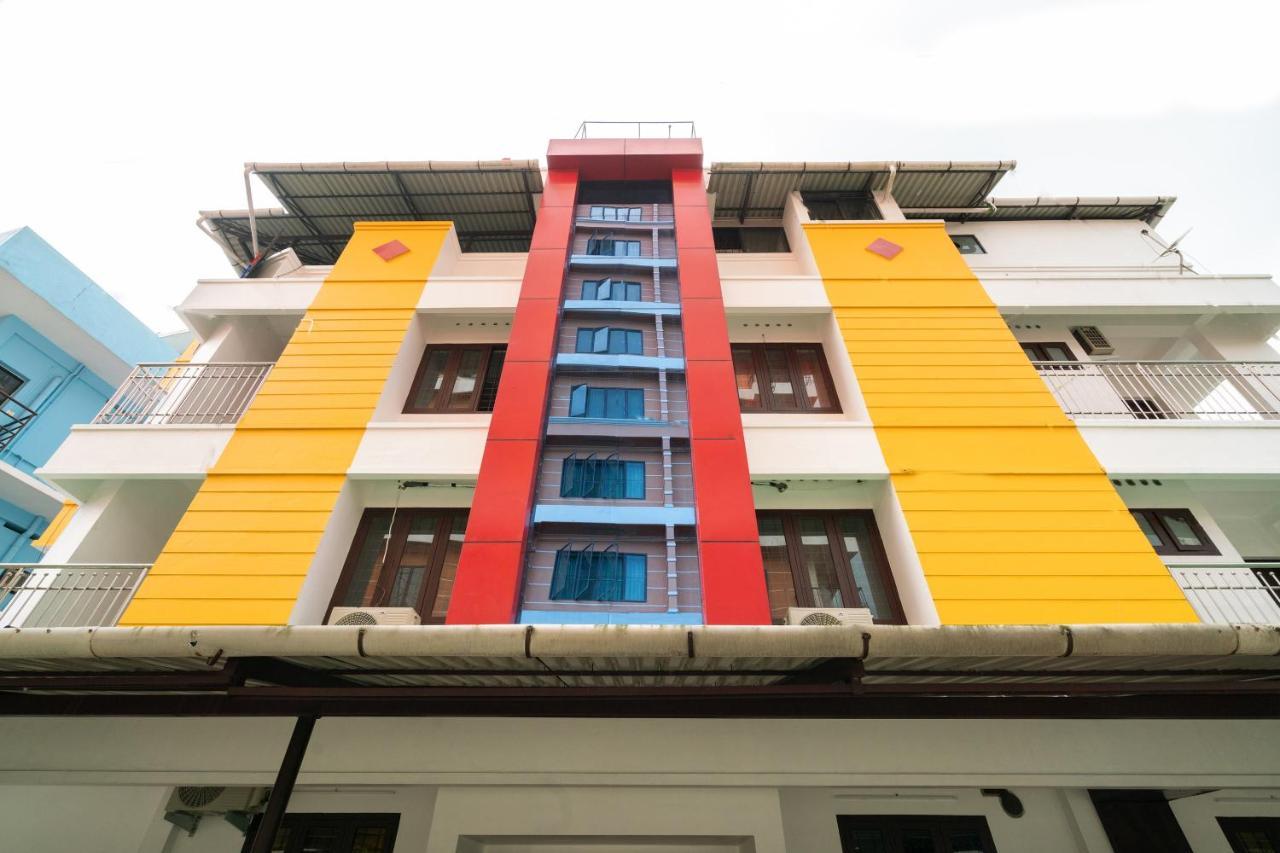 OYO Home 49697 Aj Apartments Kochi Buitenkant foto