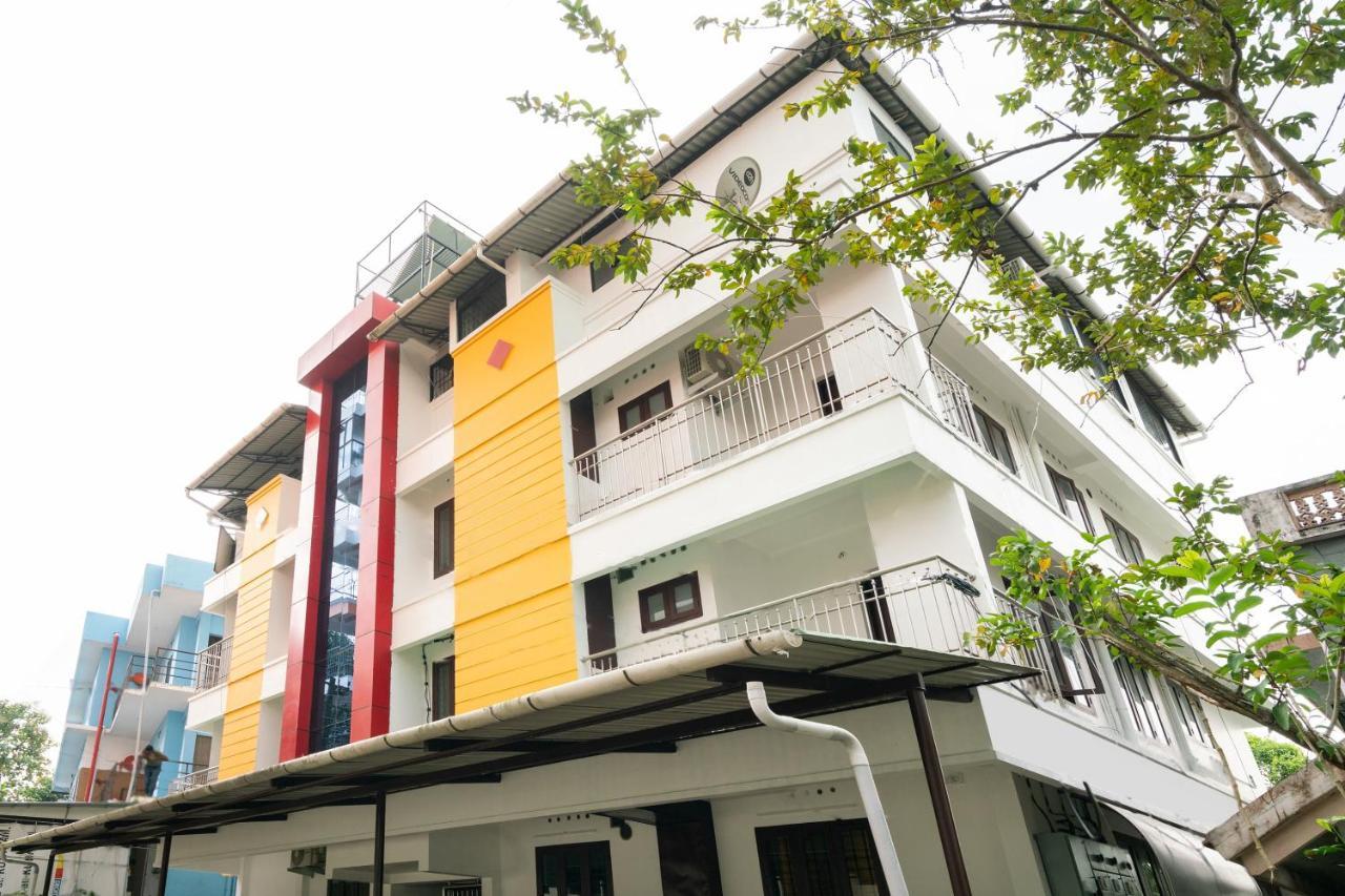 OYO Home 49697 Aj Apartments Kochi Buitenkant foto